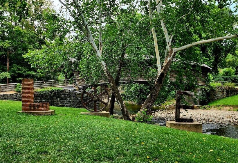 ユースホステル Vine Cottage Inn