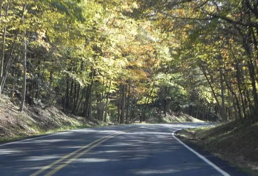 Retkeilymaja Vine Cottage Inn