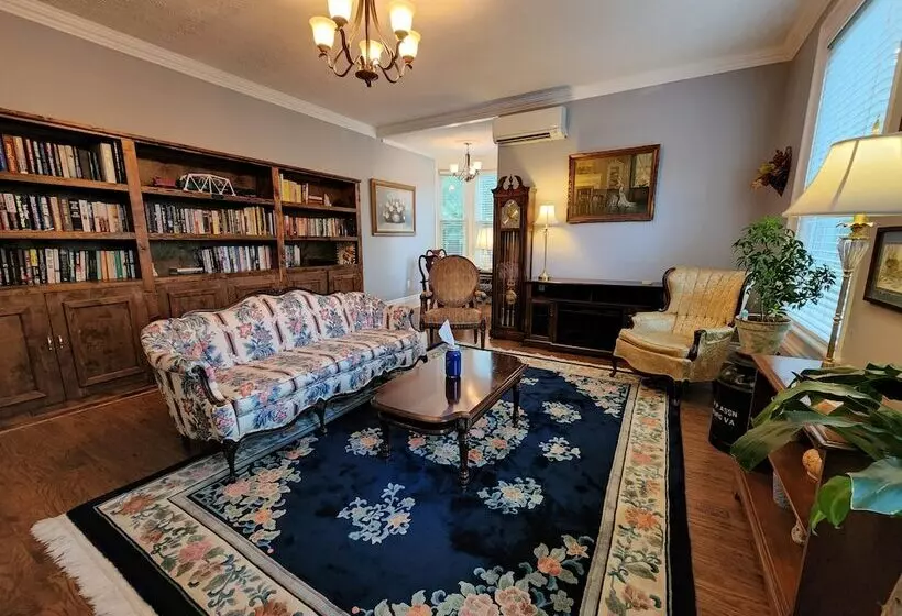 Retkeilymaja Vine Cottage Inn