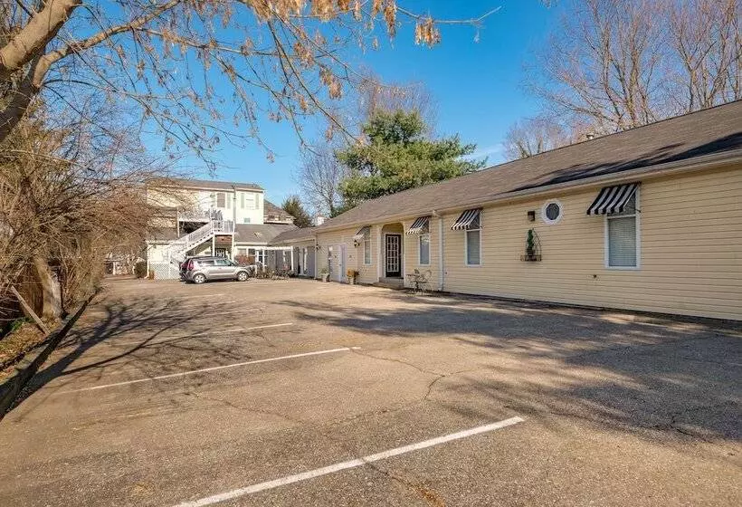 ベッドアンドブレックファースト Montgomery Inn Bnb