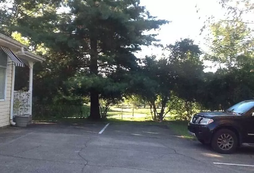 ベッドアンドブレックファースト Montgomery Inn Bnb