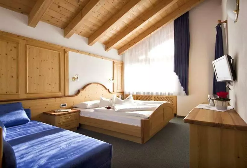 Garni Cristin & Dep Antina