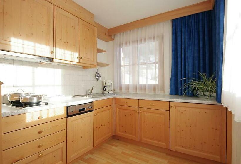 Garni Cristin & Dep Antina