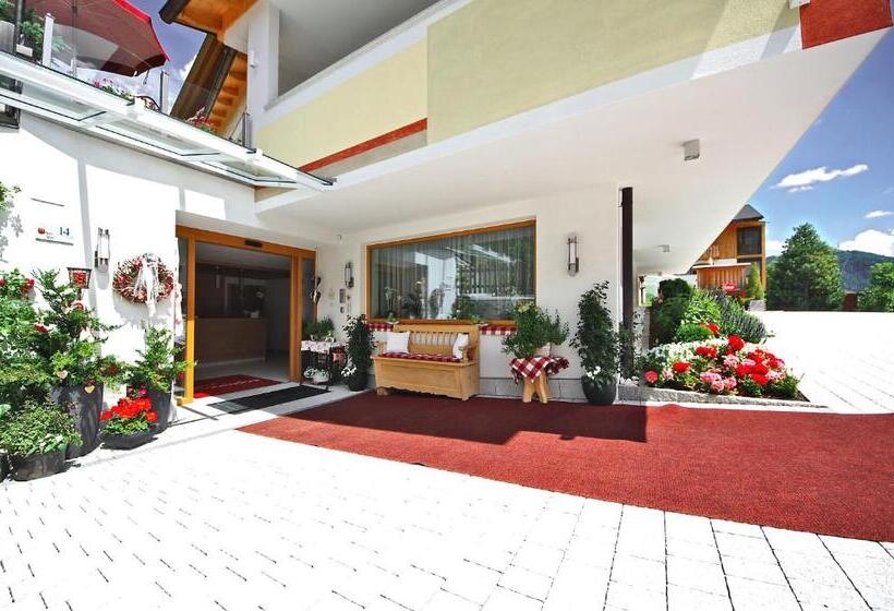 Garni Cristin & Dep Antina