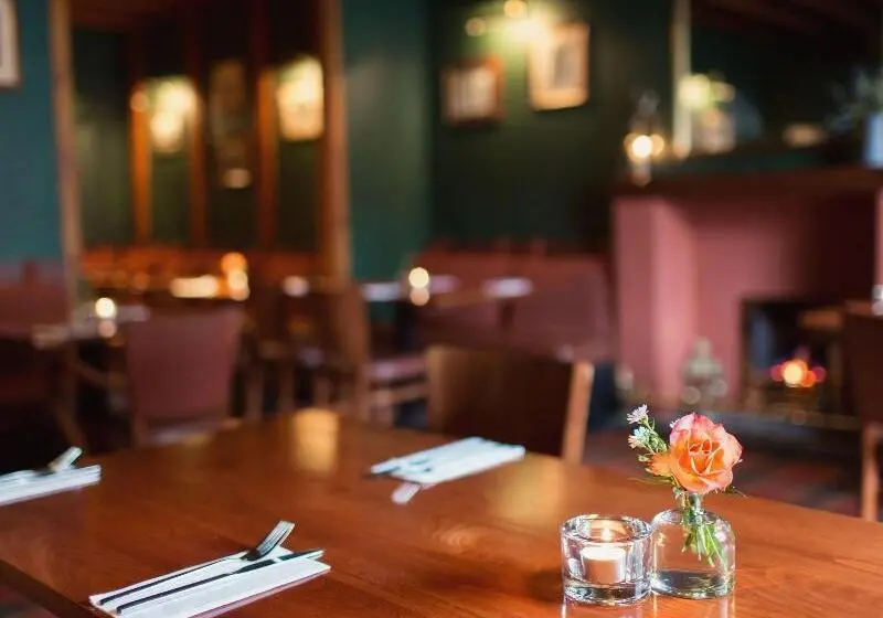 ホテル The Inverkip Restaurant, Bar &