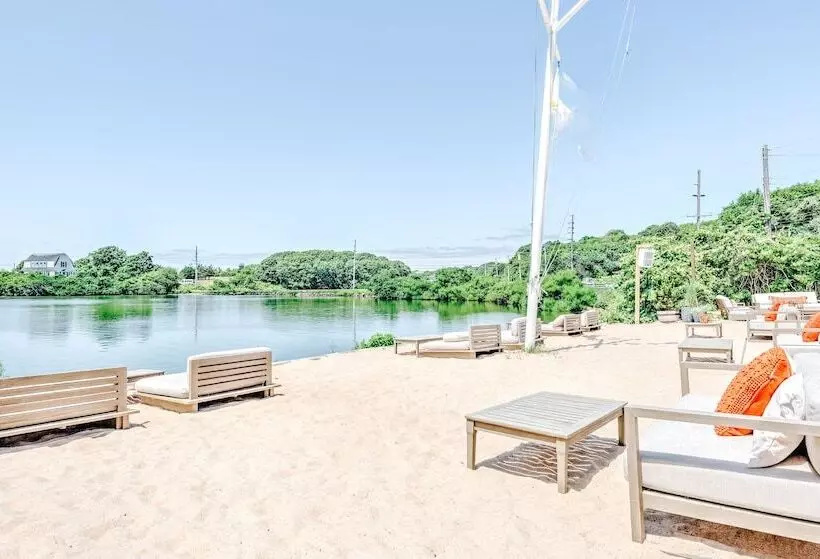 Hotelli The Surf Lodge