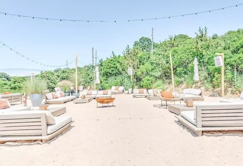 Hotelli The Surf Lodge