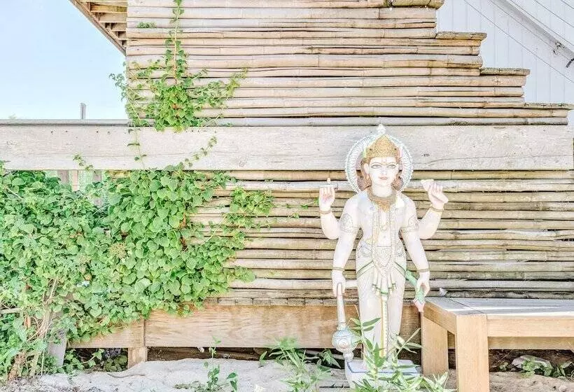 Hotelli The Surf Lodge