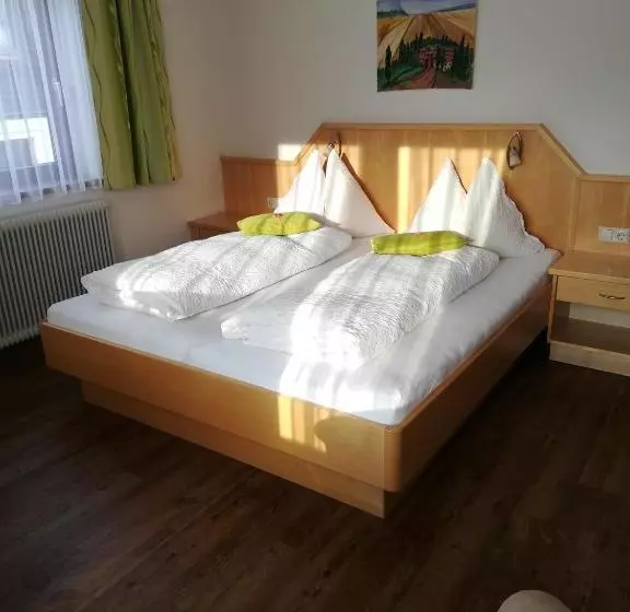 ペンション Haus Ortsblick