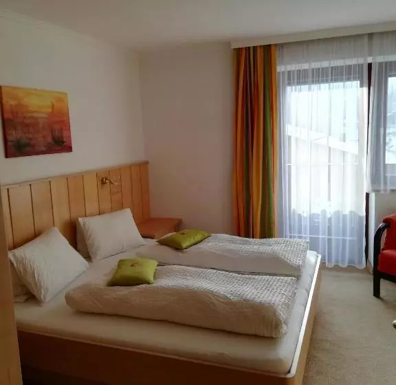 ペンション Haus Ortsblick