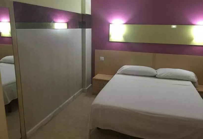 ペンション Hostal Ducal