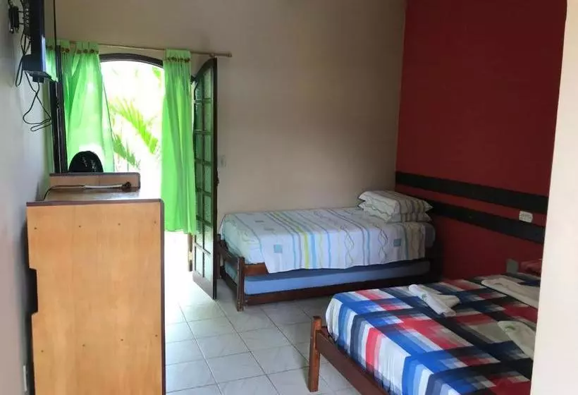 ペンション Pousada Boramar