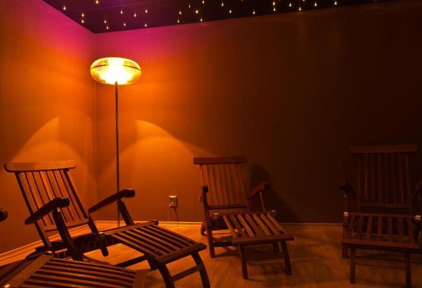 פנסיון Residence Arx & Wellness