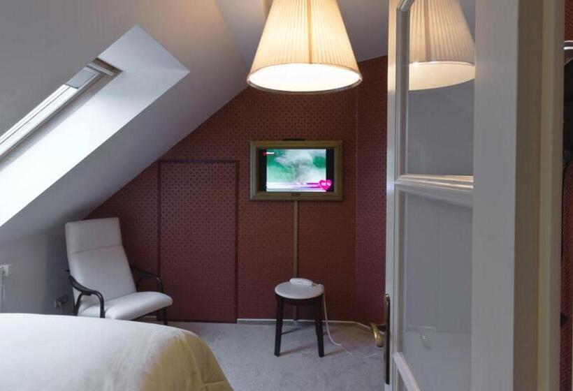 פנסיון Residence Arx & Wellness