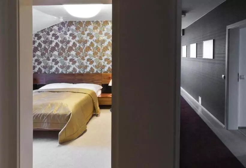 Pensione Residence Arx & Wellness