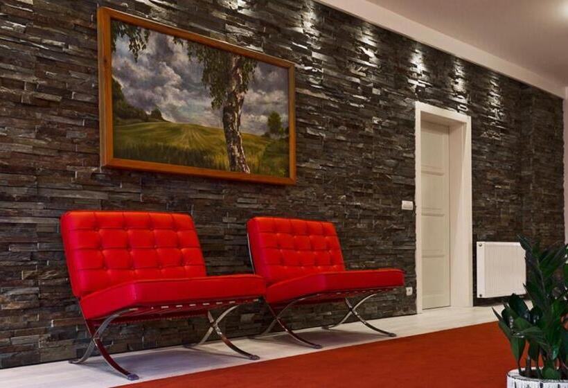 פנסיון Residence Arx & Wellness