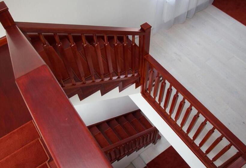 פנסיון Residence Arx & Wellness