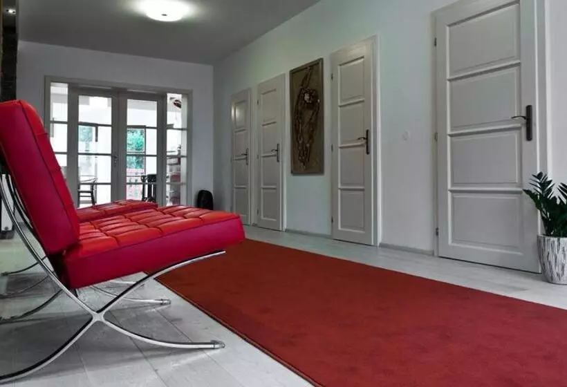 Pensione Residence Arx & Wellness