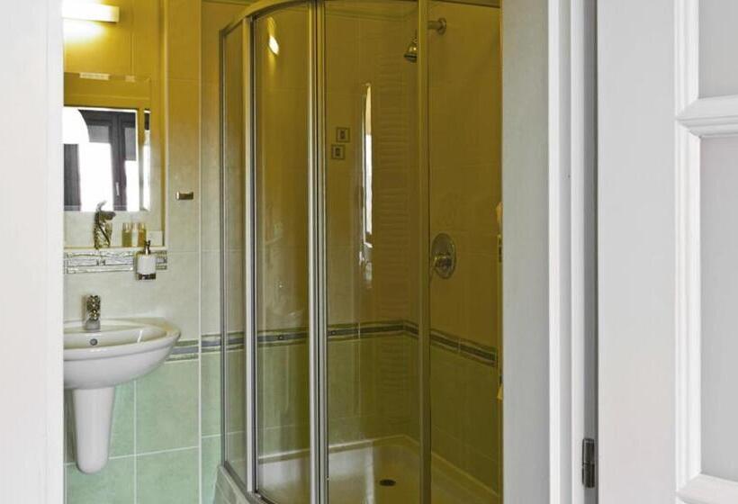 פנסיון Residence Arx & Wellness