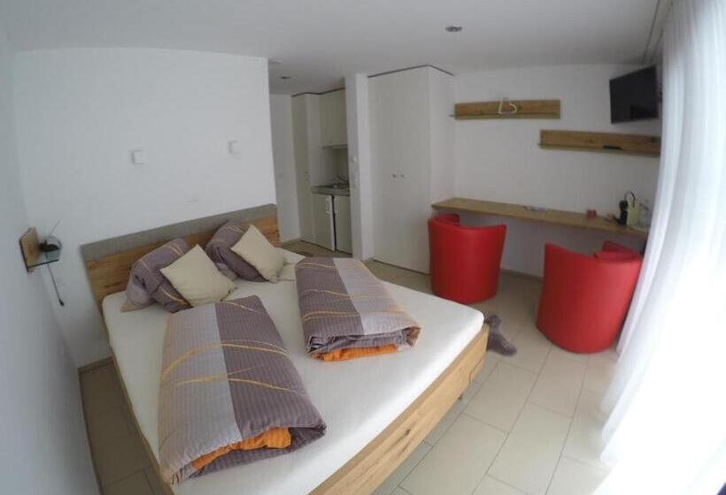 פנסיון Ustria / Pensiun Trutg