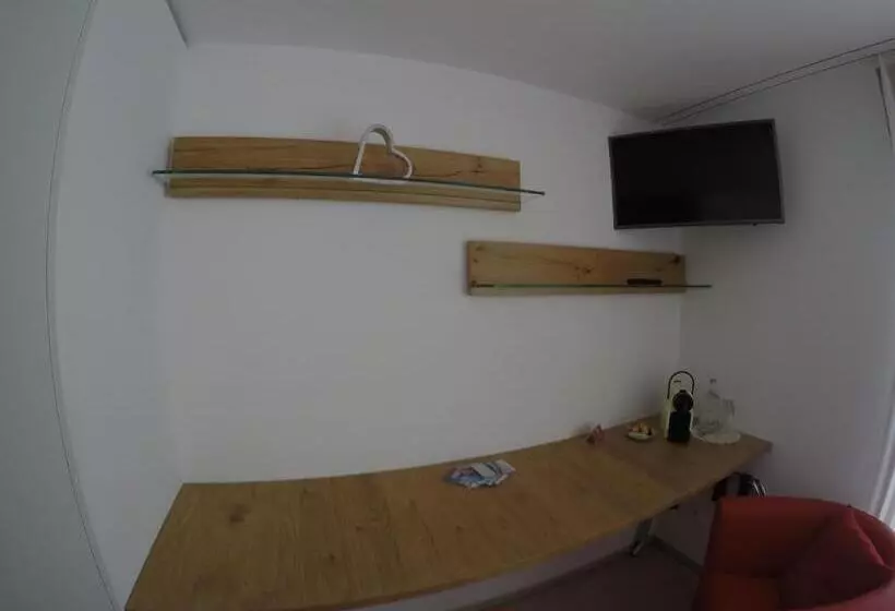 Majatalo Ustria / Pensiun Trutg