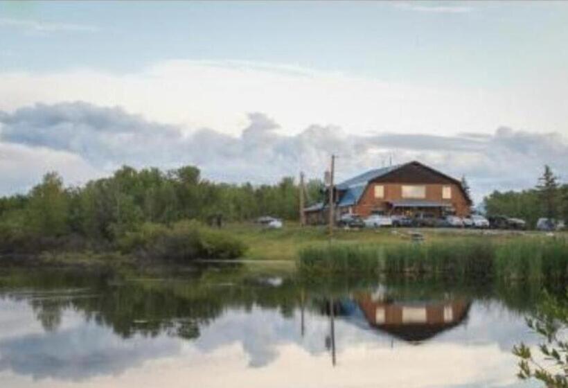 فندق صغير Duck Lake Lodge