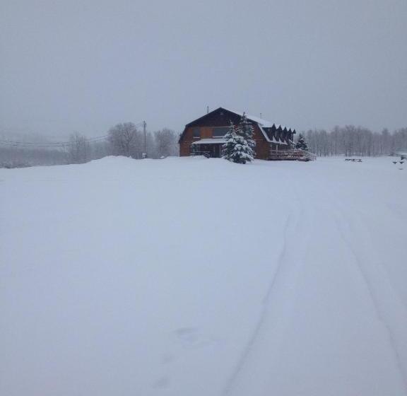 فندق صغير Duck Lake Lodge