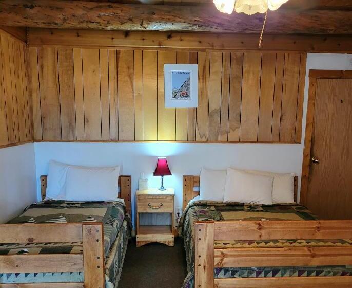 فندق صغير Duck Lake Lodge