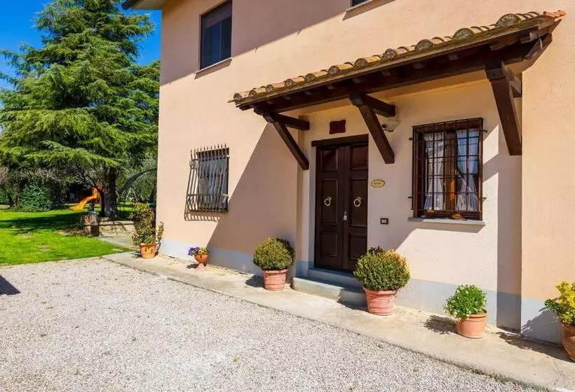 هتل Agriturismo Fattoria Podere Peciano
