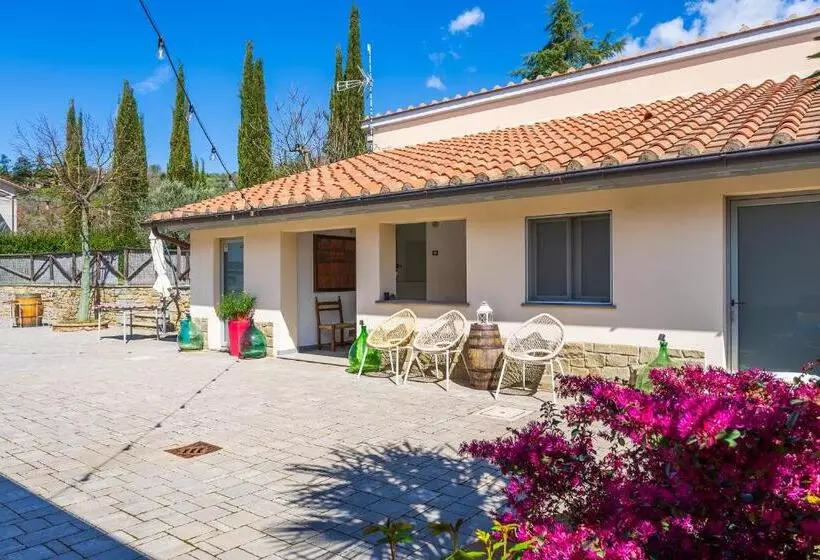 هتل Agriturismo Fattoria Podere Peciano
