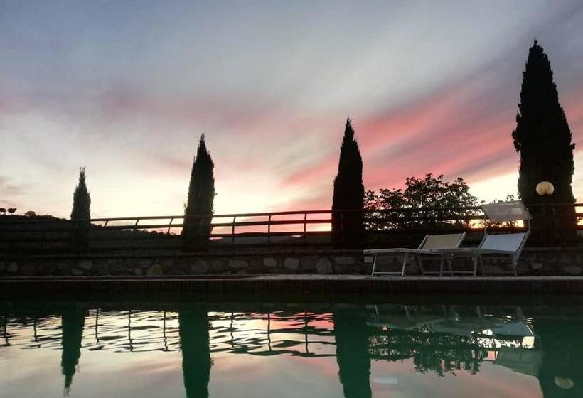 ホテル Agriturismo Selvella