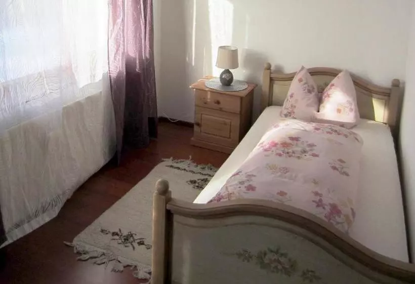 Majatalo Gästehaus Gerti