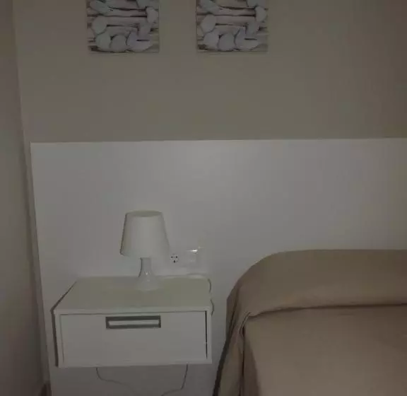 پانسیون Hostal La Placeta