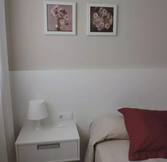 پانسیون Hostal La Placeta