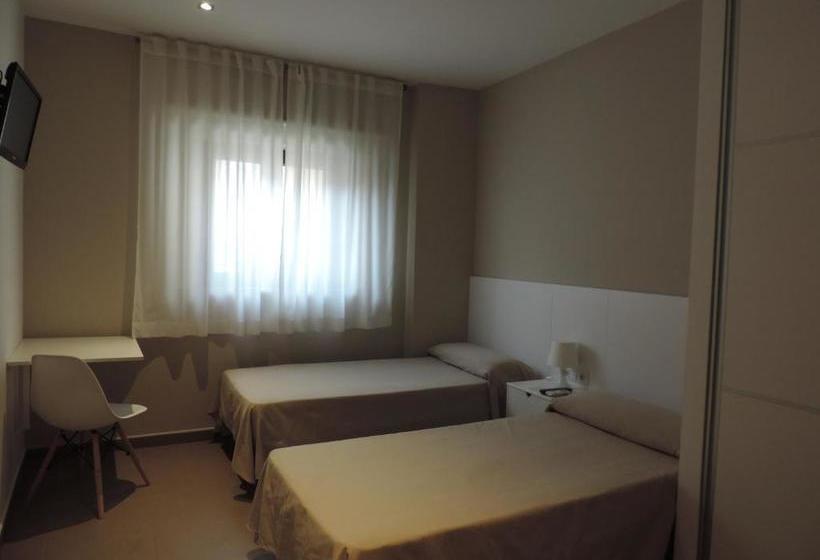 ペンション Hostal La Placeta