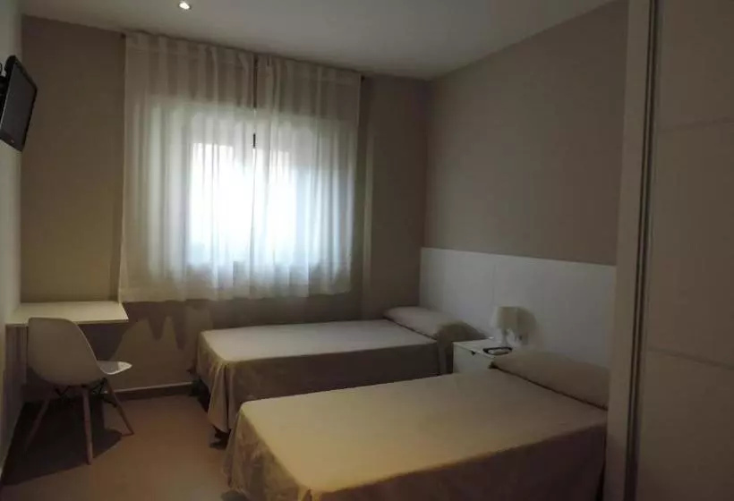 پانسیون Hostal La Placeta