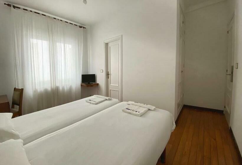 Pensión Residencia J. Lago