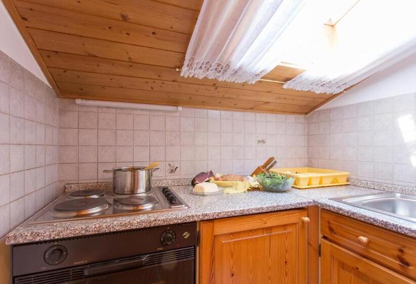 Residence Obermoarhof   Comfortable Apartments For Families, Swimmingpool, Playing Grounds, Almencar