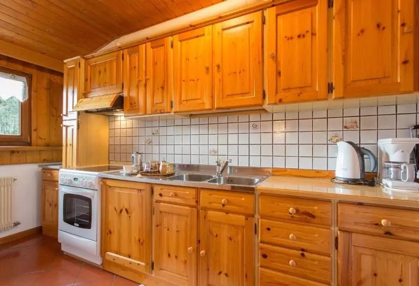 Residence Obermoarhof   Comfortable Apartments For Families, Swimmingpool, Playing Grounds, Almencar