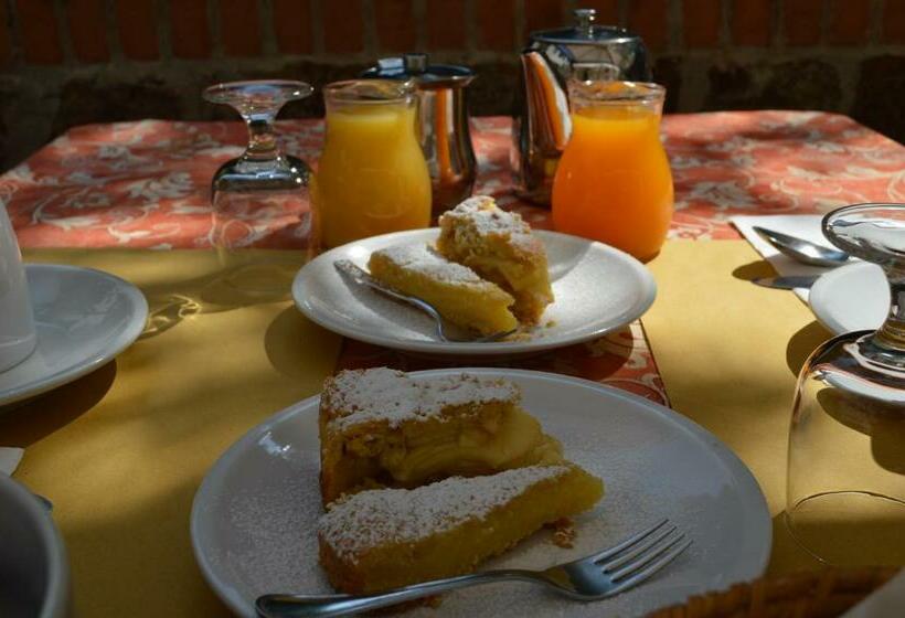 ホテル Colle Del Barbarossa