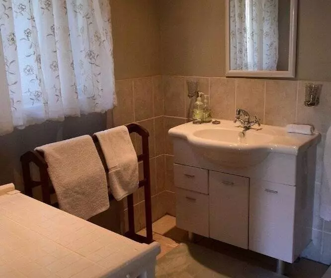 ペンション Auberge Alouette Guesthouse