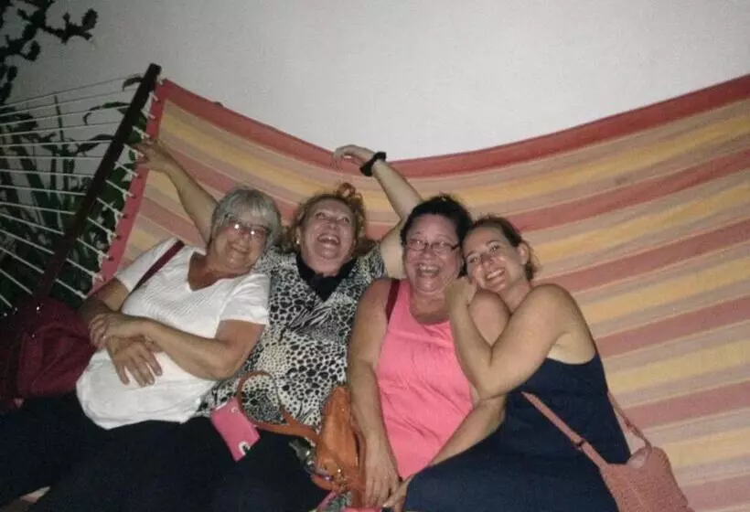 پانسیون Coconut Palms Inn