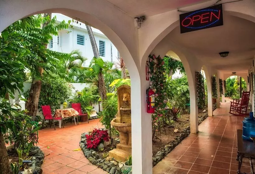 پانسیون Coconut Palms Inn