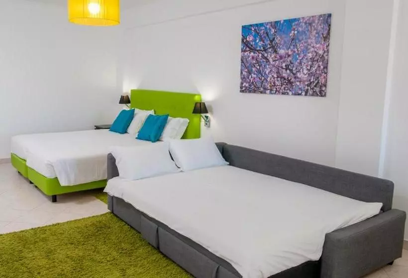 ペンション Estudios Salinas   Fuseta