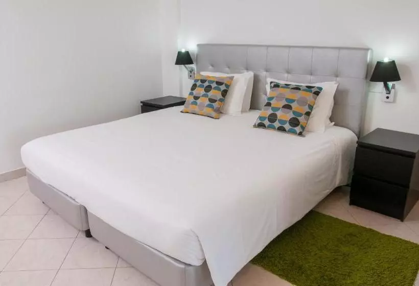 ペンション Estudios Salinas   Fuseta