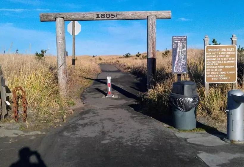 ペンション Historic 1920s Cabin