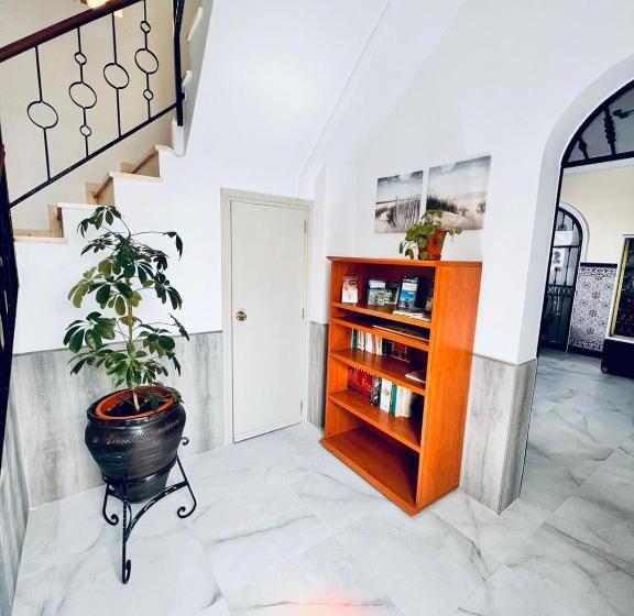 پانسیون Hostal Muriel