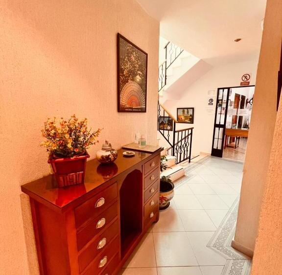 پانسیون Hostal Muriel