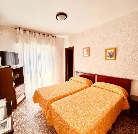 پانسیون Hostal Muriel