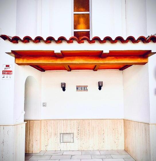 پانسیون Hostal Muriel